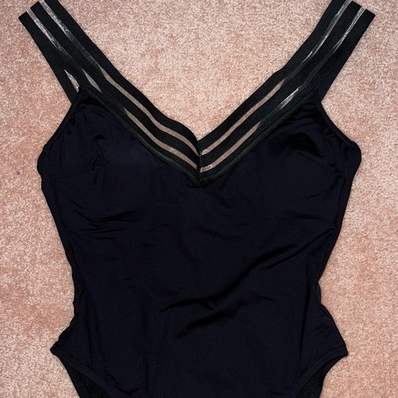 Kenneth Cole one one piece women’s black swimsuit Size M - Picture 2 of 5